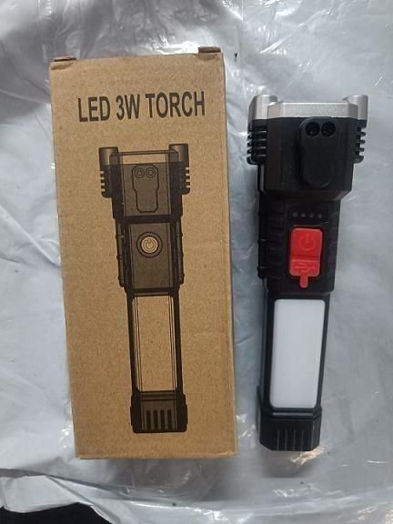 PowerQuad Multifunctional LED Flashlight